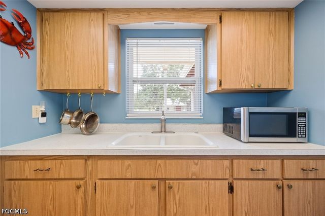 2206 E 6th ST, Lehigh Acres, FL 33936