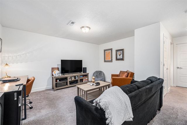 20000 E 40th Avenue 4, Denver, CO 80249