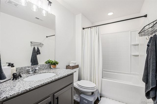 20000 E 40th Avenue 4, Denver, CO 80249