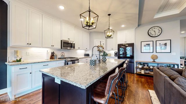 2902 Travis French Trail, Fisherville, KY 40023