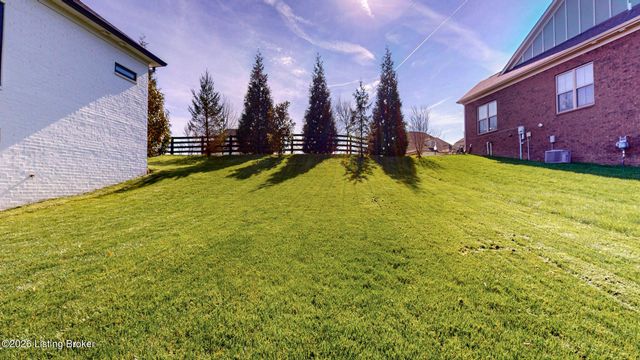 2902 Travis French Trail, Fisherville, KY 40023