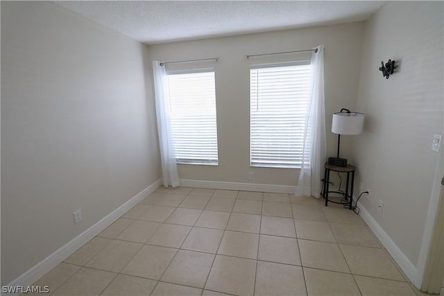 142 Santa Clara DR 5, Naples, FL 34104