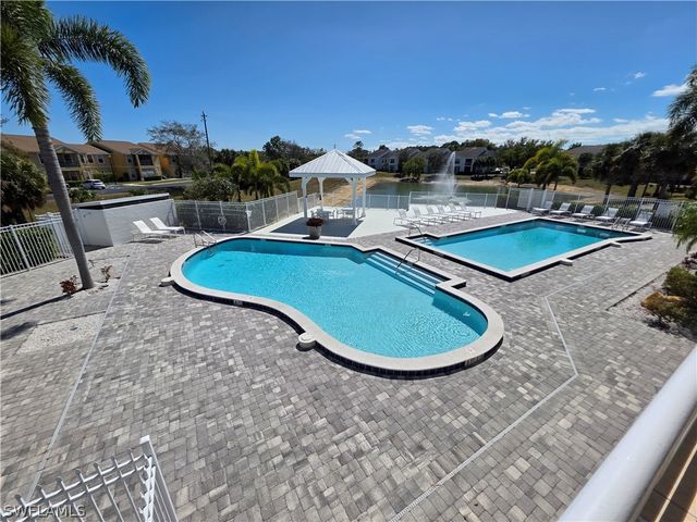 142 Santa Clara DR 5, Naples, FL 34104