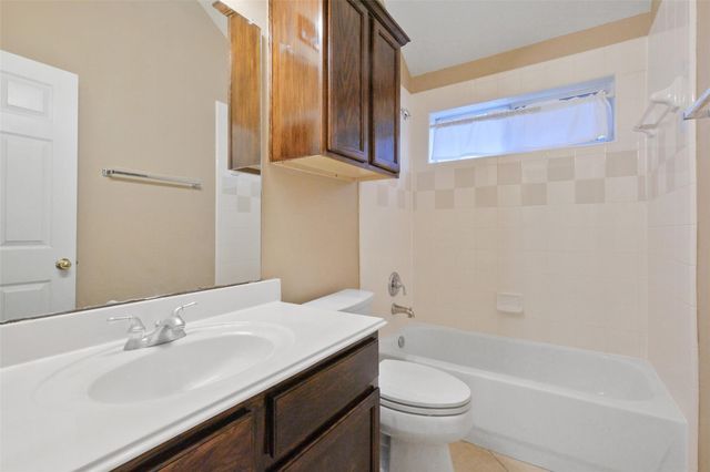 2610 Easton Springs Court, Pearland, TX 77584