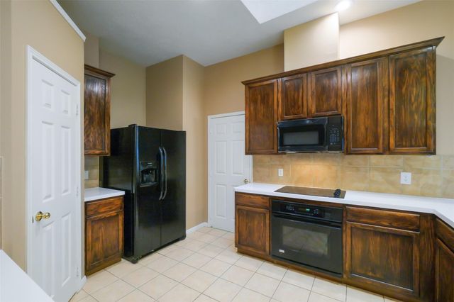 2610 Easton Springs Court, Pearland, TX 77584