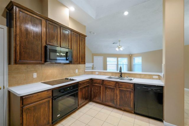 2610 Easton Springs Court, Pearland, TX 77584