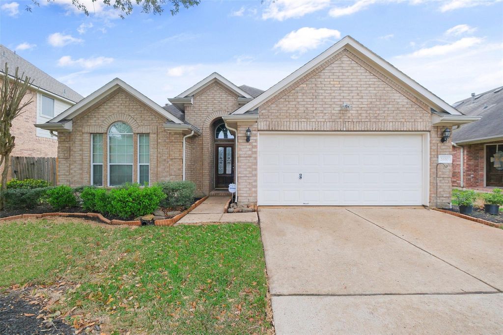 2610 Easton Springs Court, Pearland, TX 77584