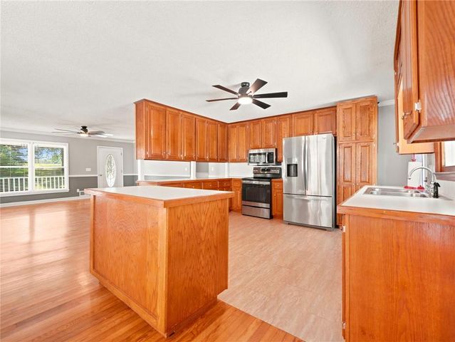 178 Gay Thompson Drive, Canton, GA 30115