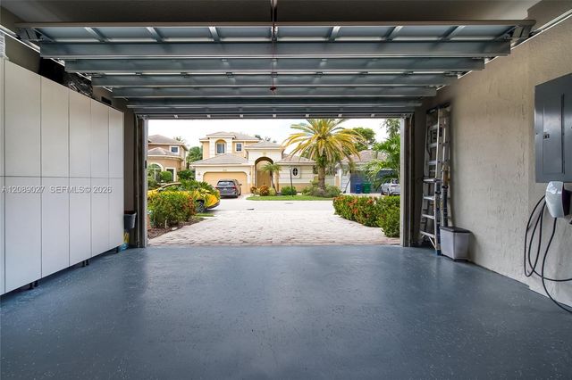 5875 NW 123rd Avenue, Coral Springs, FL 33076