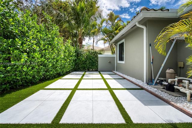 5875 NW 123rd Avenue, Coral Springs, FL 33076