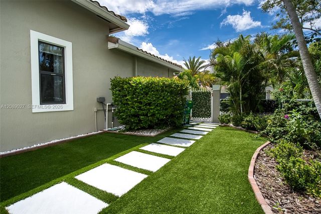 5875 NW 123rd Avenue, Coral Springs, FL 33076