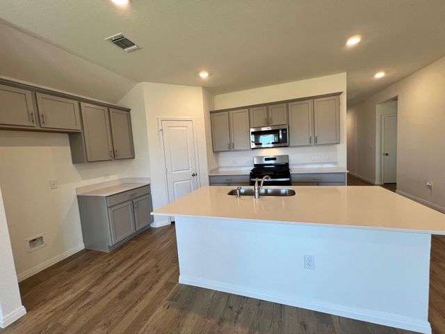 537 Osprey DR, Leander, TX 78641