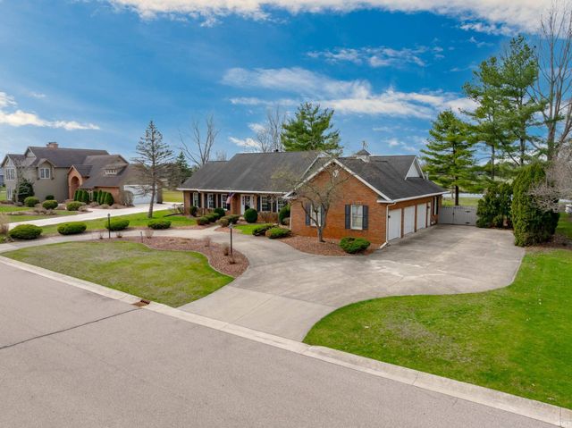 2817 E Prestwick Road, Winona Lake, IN 46590