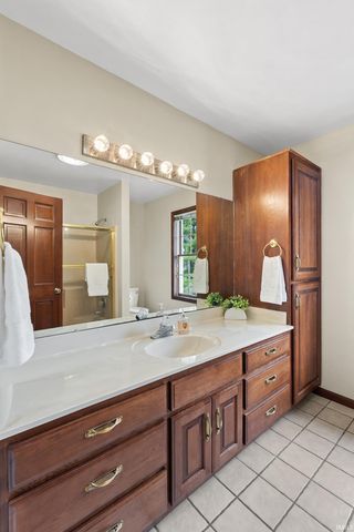 2817 E Prestwick Road, Winona Lake, IN 46590