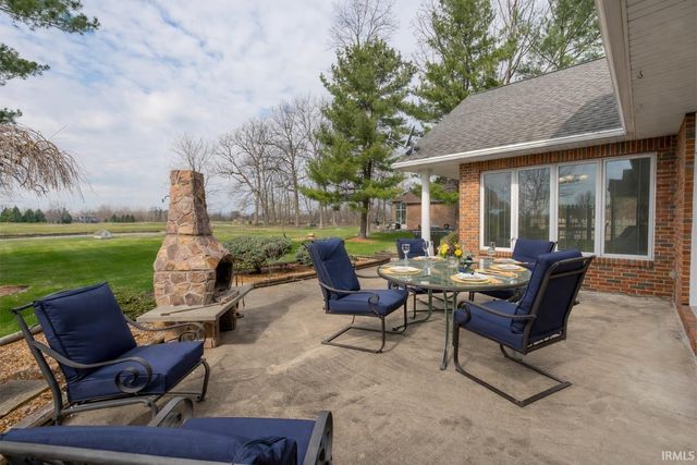 2817 E Prestwick Road, Winona Lake, IN 46590