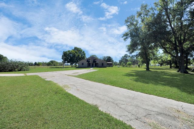 3607 S Main Street, Anahuac, TX 77514