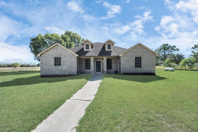 3607 S Main Street, Anahuac, TX 77514