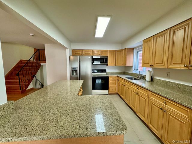 225-22 59th Ave 1FL, Bayside, NY 11364