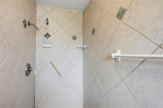 2711 GULF GATE DRIVE, Sarasota, FL 34231