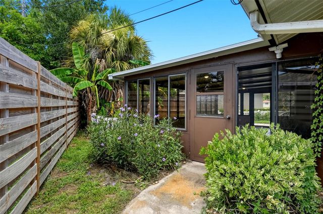 2711 GULF GATE DRIVE, Sarasota, FL 34231