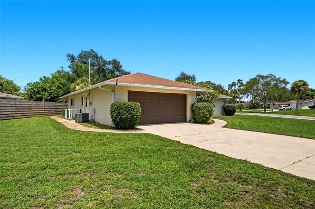 2711 GULF GATE DRIVE, Sarasota, FL 34231