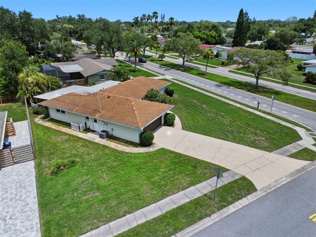 2711 GULF GATE DRIVE, Sarasota, FL 34231
