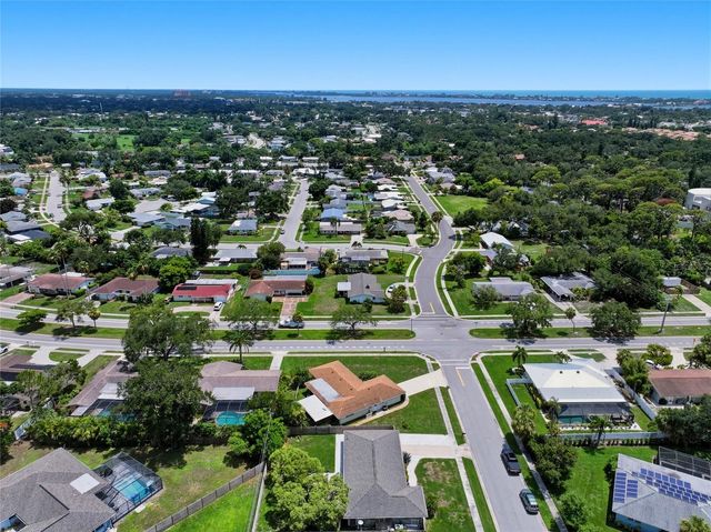 2711 GULF GATE DRIVE, Sarasota, FL 34231