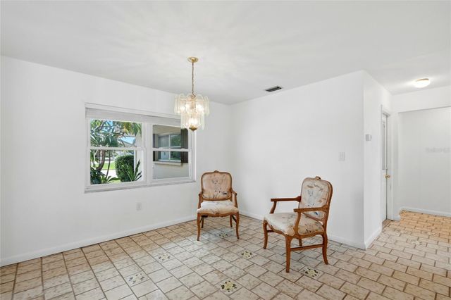 2711 GULF GATE DRIVE, Sarasota, FL 34231