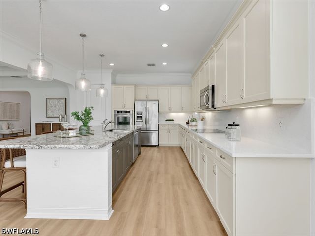 9454 Greenleigh CT, Naples, FL 34120