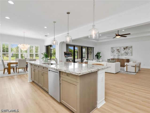 9454 Greenleigh CT, Naples, FL 34120