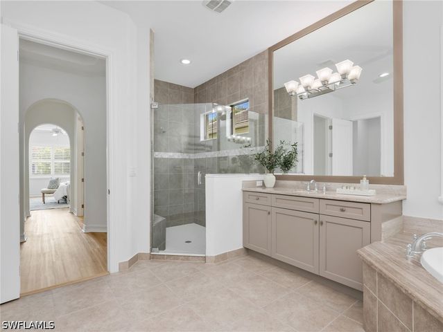 9454 Greenleigh CT, Naples, FL 34120