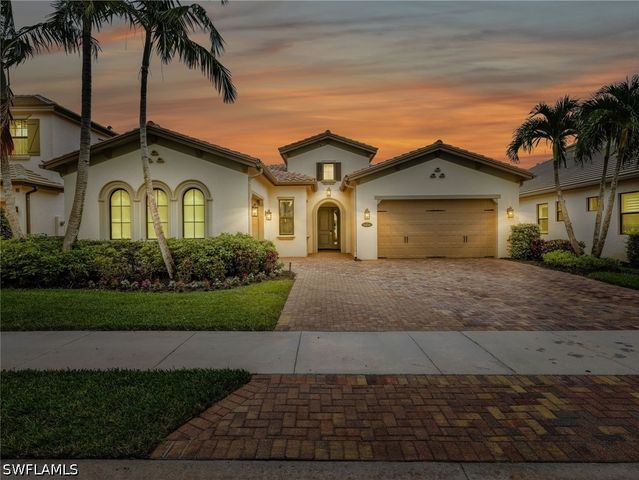 9454 Greenleigh CT, Naples, FL 34120
