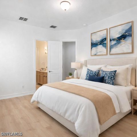 9454 Greenleigh CT, Naples, FL 34120