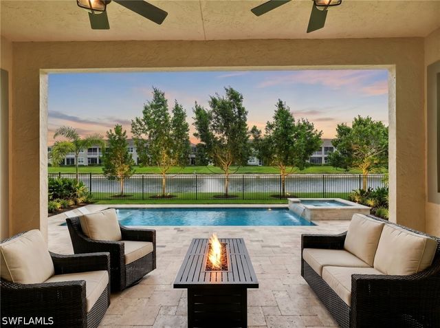 9454 Greenleigh CT, Naples, FL 34120