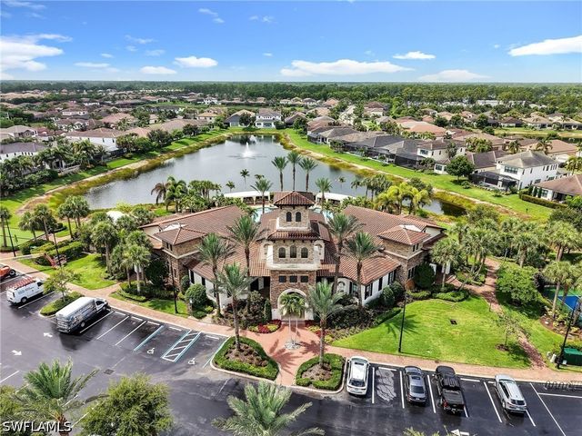 9454 Greenleigh CT, Naples, FL 34120