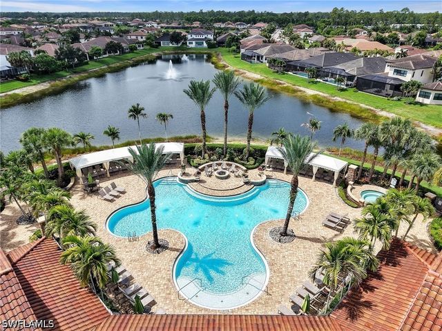 9454 Greenleigh CT, Naples, FL 34120
