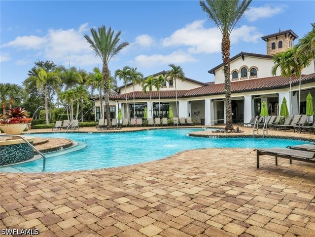 9454 Greenleigh CT, Naples, FL 34120