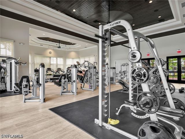9454 Greenleigh CT, Naples, FL 34120