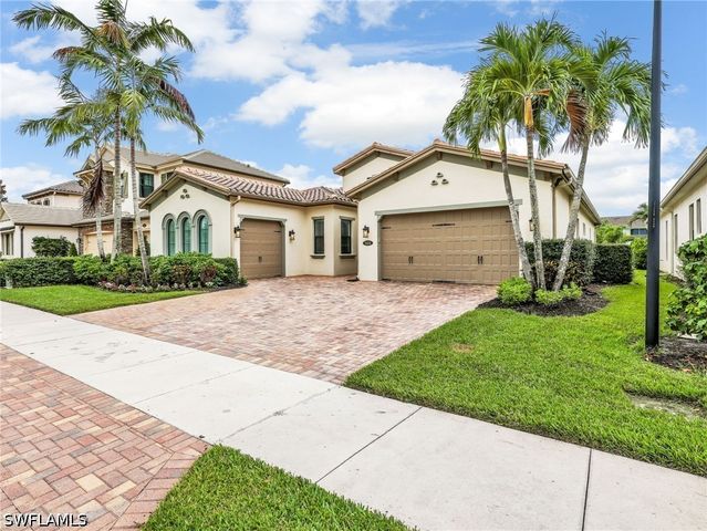 9454 Greenleigh CT, Naples, FL 34120