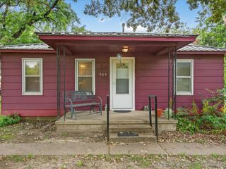 909 S Pine Street, Nowata, OK 74048