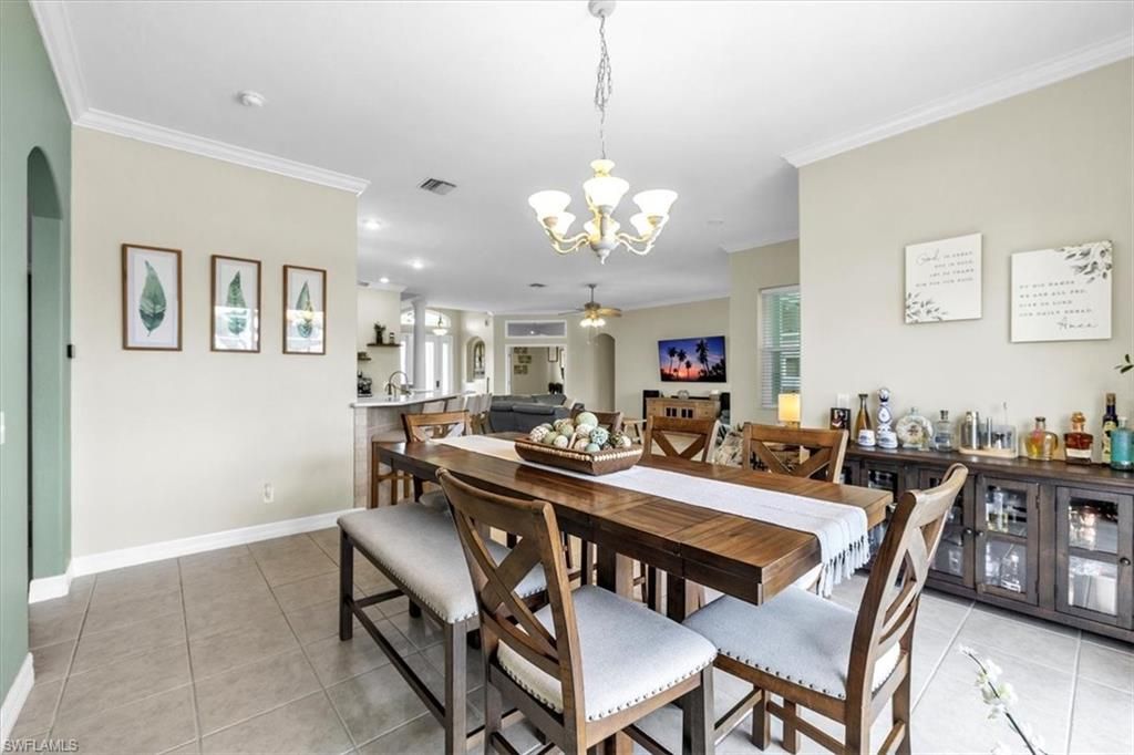 Image 12 of property listing at 1313 SE 29th TER, Cape Coral, FL 33904