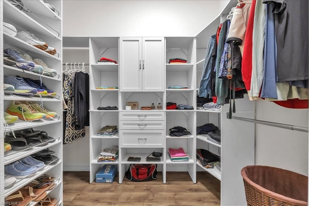 Image 16 of property listing at 1313 SE 29th TER, Cape Coral, FL 33904