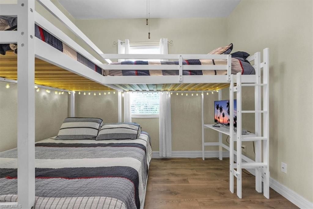 Image 22 of property listing at 1313 SE 29th TER, Cape Coral, FL 33904