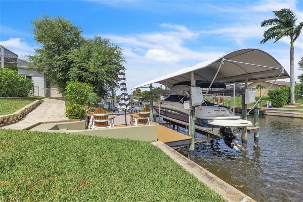 Image 28 of property listing at 1313 SE 29th TER, Cape Coral, FL 33904