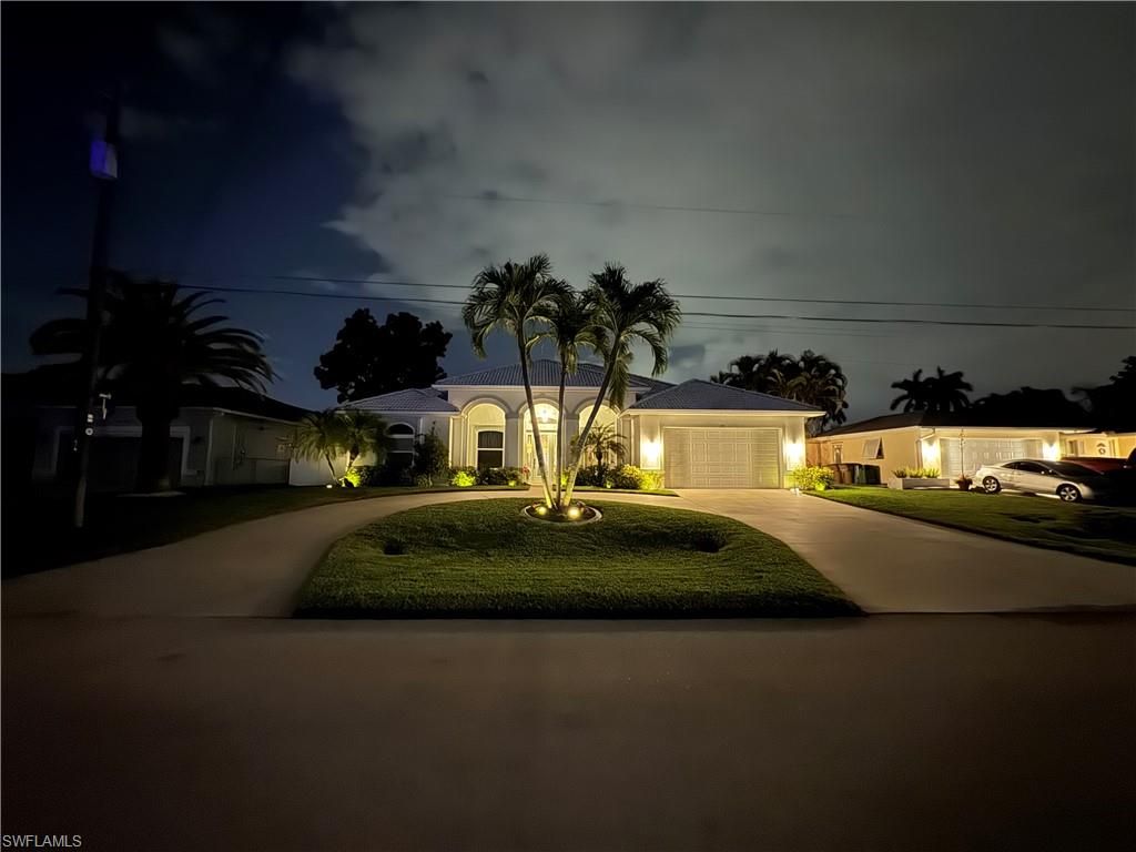 Image 35 of property listing at 1313 SE 29th TER, Cape Coral, FL 33904