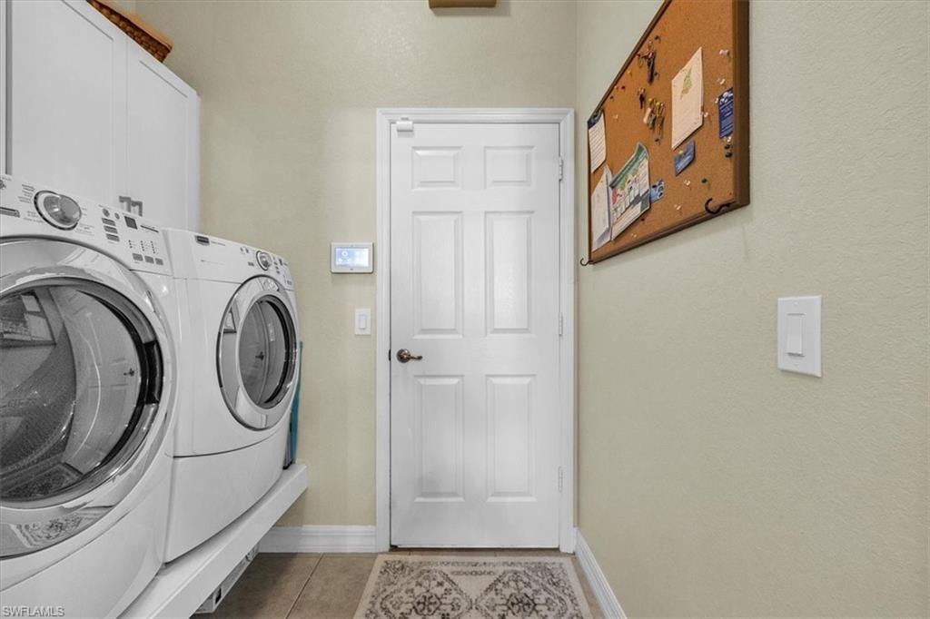 Image 38 of property listing at 1313 SE 29th TER, Cape Coral, FL 33904