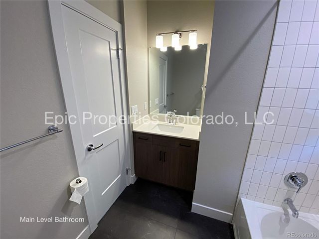 6012 N Netherland Court, Aurora, CO 80019