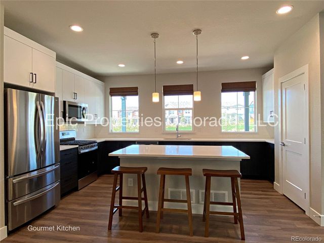 6012 N Netherland Court, Aurora, CO 80019