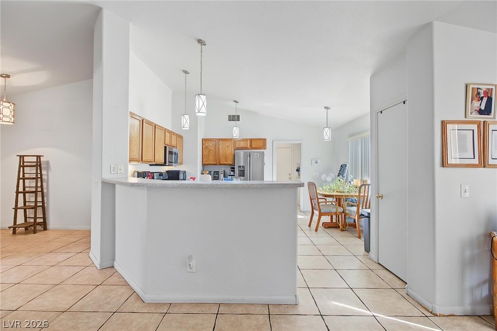 5643 Crowbush Cove Place, Las Vegas, NV 89122 — photo 5