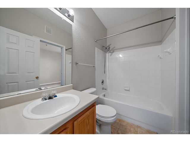 6017 Castlegate Dr F17, Castle Rock, CO 80108